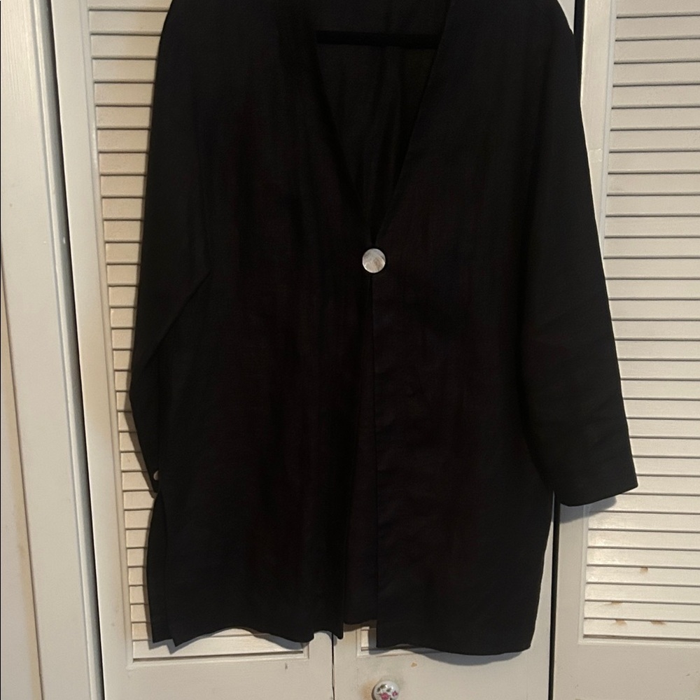 Elegant Black Button Down Shirt for Women